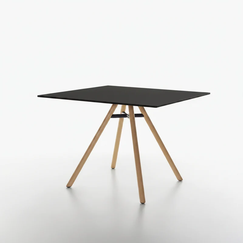MART Quadratischer Tisch