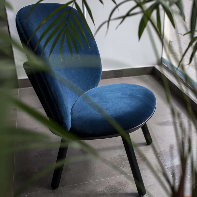 NAIVE Sessel Schwarz Esche
