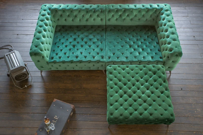 KAWOLA Set Big Sofa und Polsterhocker NARLA Chesterfield Velvet grün