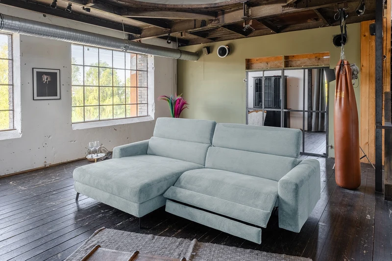 KAWOLA Sofa LAISKA Ecksofa Relaxfunktion teilmotorisch Cord hellblau