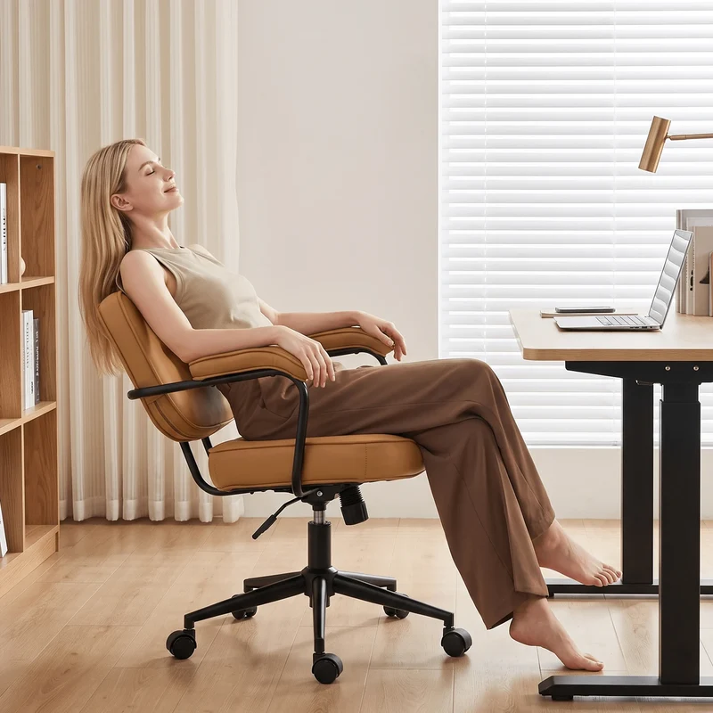 P7 Criss Cross Chair with Adjustable Height & Swivel
