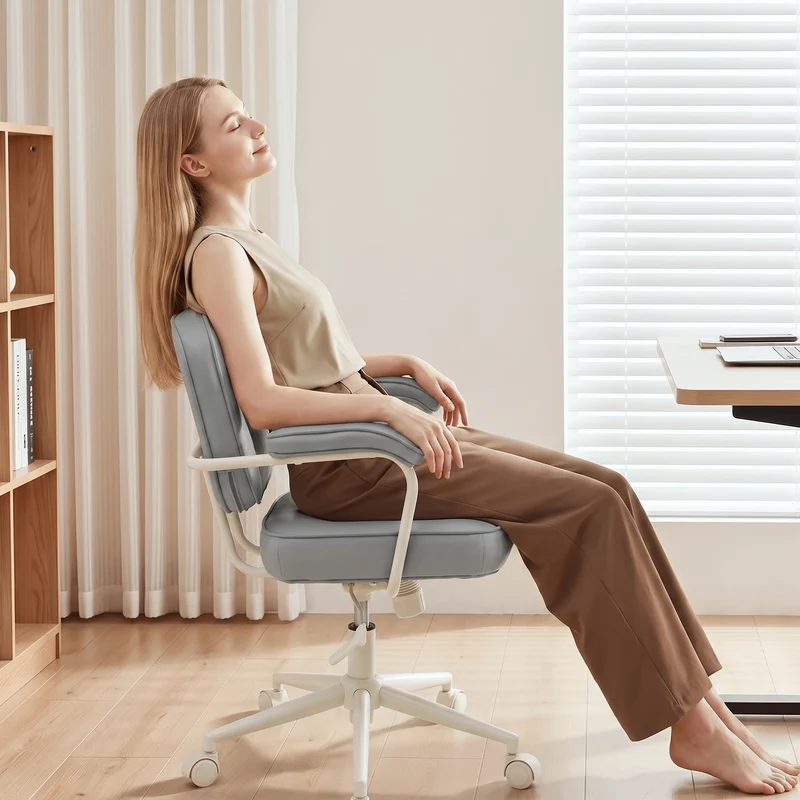 P7 Criss Cross Chair with Adjustable Height & Swivel