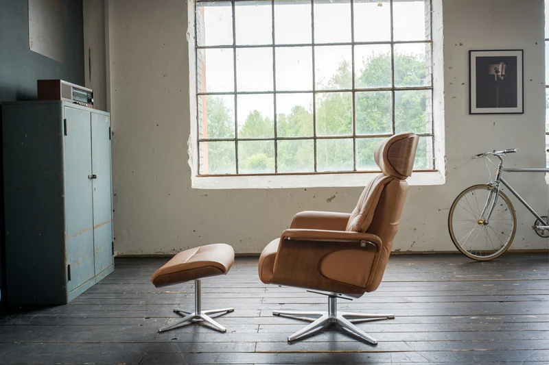 KAWOLA Sessel TOSAR Relaxsessel drehbar Leder braun mit Hocker