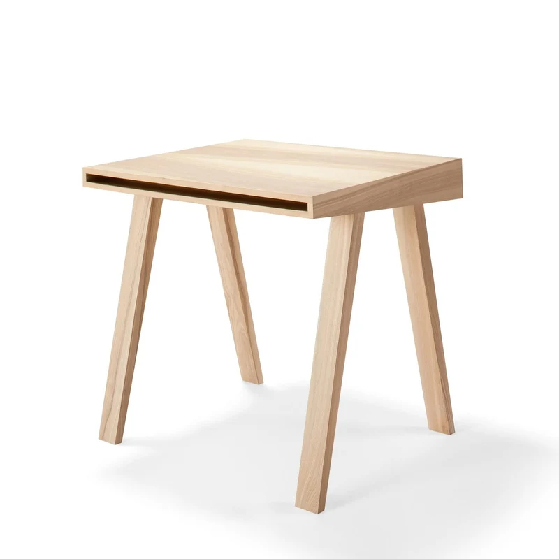 4.9 Schreibtisch