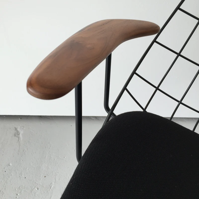 FM06 Wire Lounge Chair
