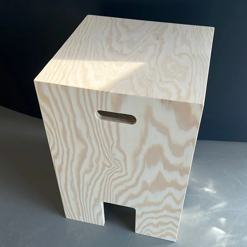 Bla Station / Plybord / Hocker