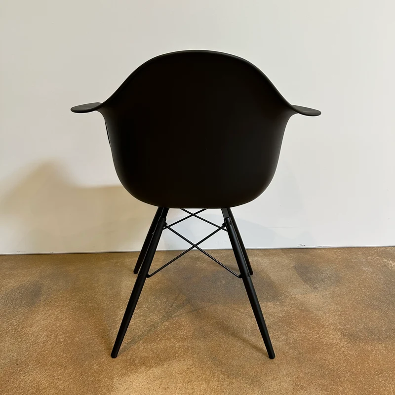 Vitra / Eames Plastic Armchair DAR / Armlehnstuhl