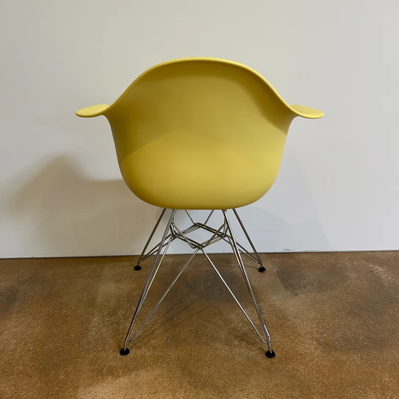 Vitra / Eames Plastic Armchair DAR / Armlehnstuhl