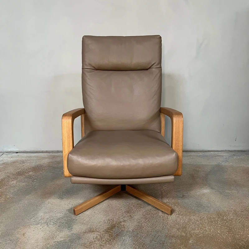 Signet / Gin / Sessel mit Hocker