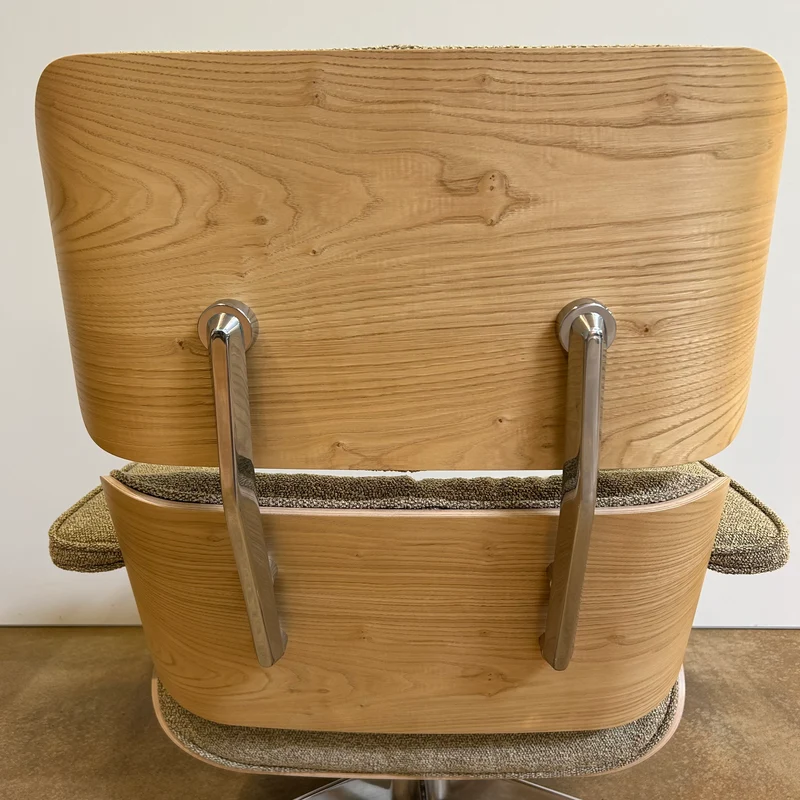 Vitra / LOUNGE CHAIR + OTTOMAN / Sessel und Hocker
