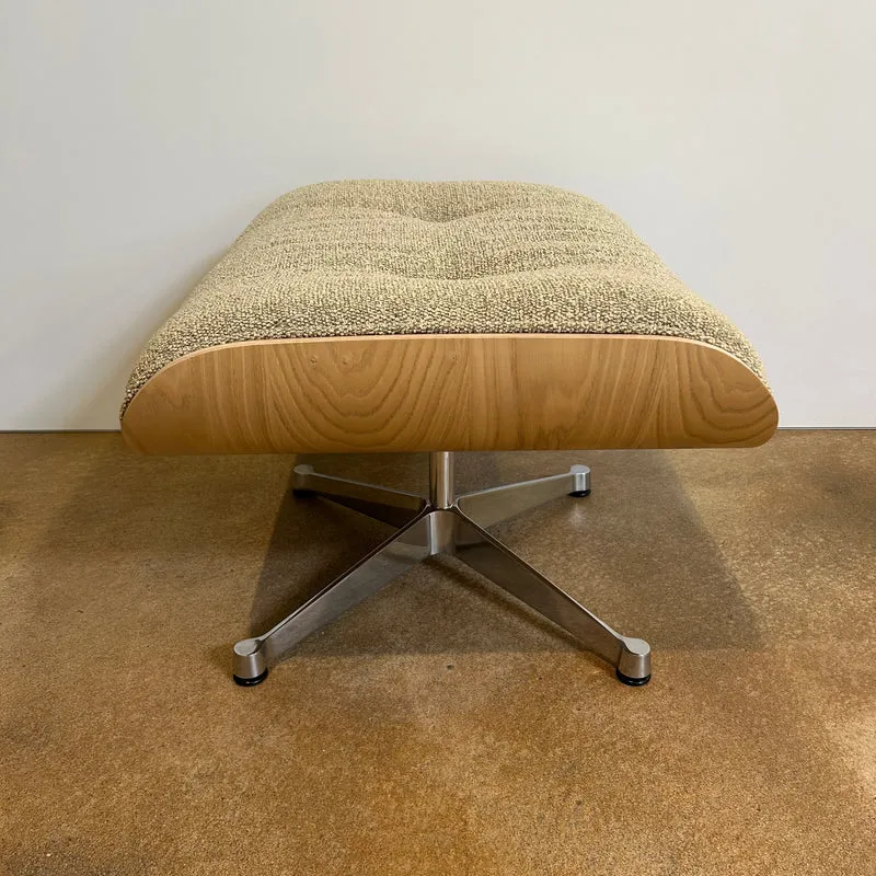 Vitra / LOUNGE CHAIR + OTTOMAN / Sessel und Hocker