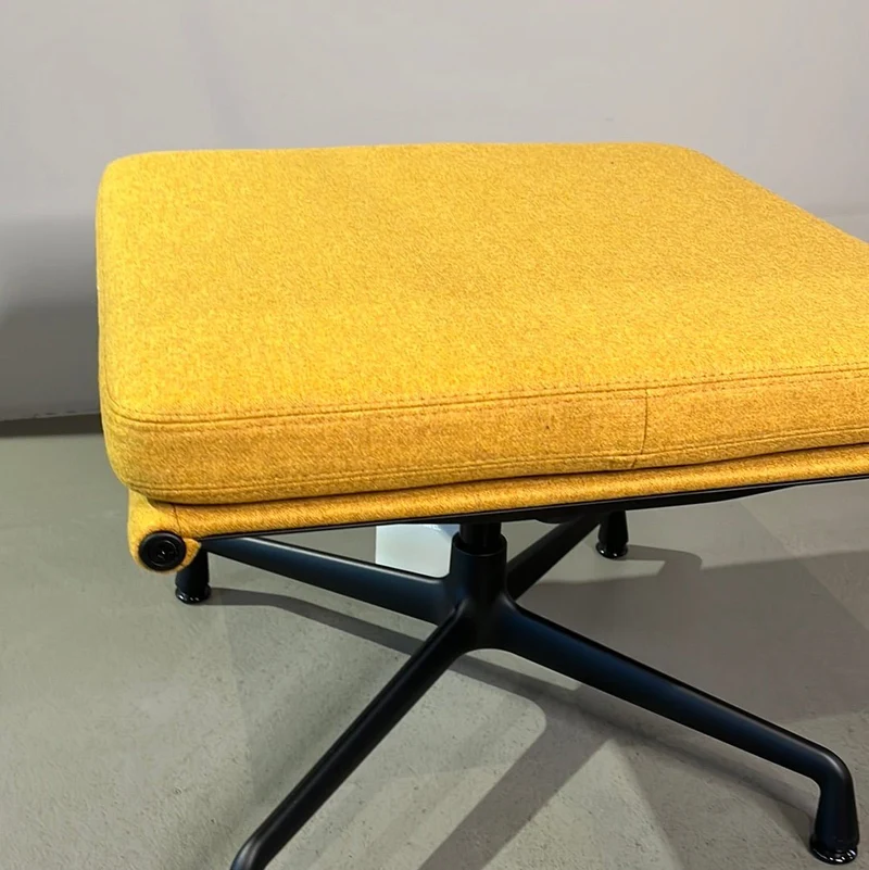 Vitra / SOFT PAD CHAIR EA / Sessel mit Hocker