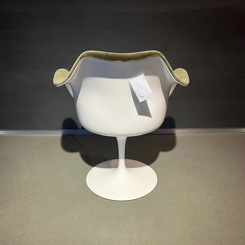 Knoll International / SAARINEN Tulpenstuhl / Armlehnstuhl