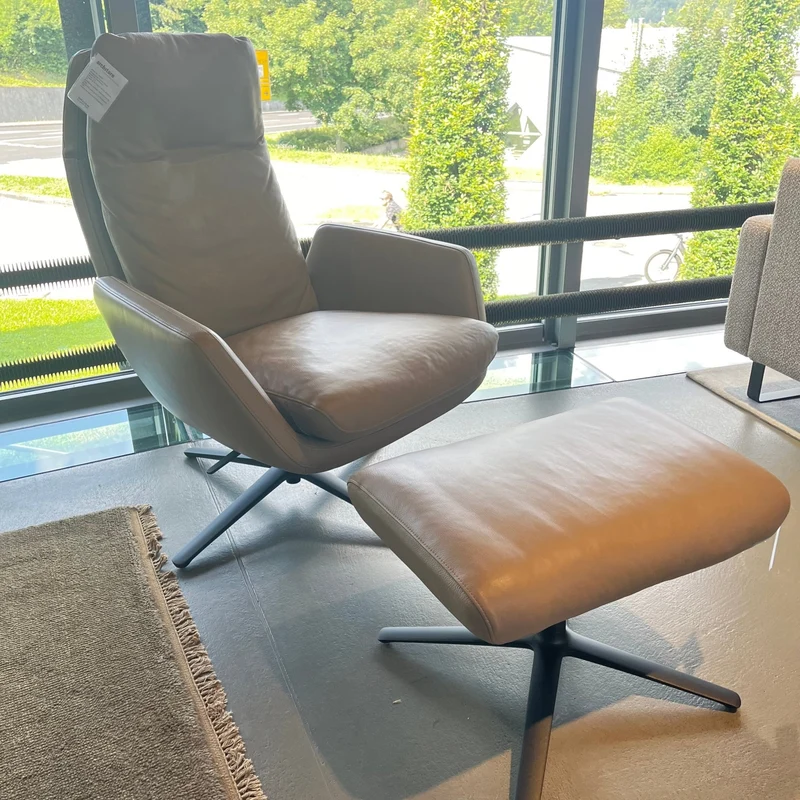 Cor / Cordia / Sessel mit Hocker