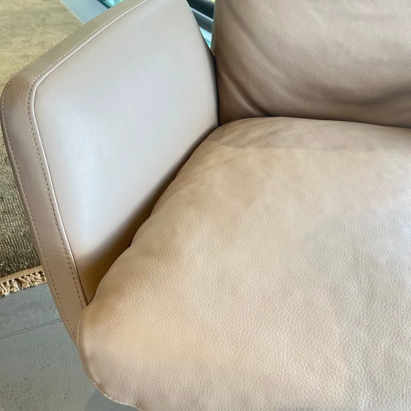 Cor / Cordia / Sessel mit Hocker