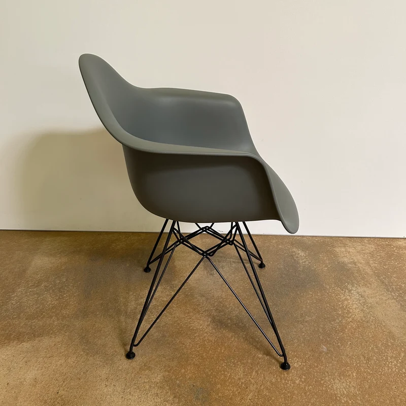Vitra / Eames Plastic Armchair DAR / Stuhl