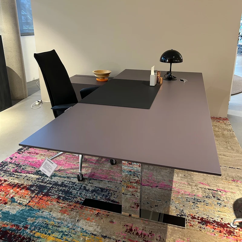 Walter Knoll / Exec-V Desk / Schreibtisch inkl. Container