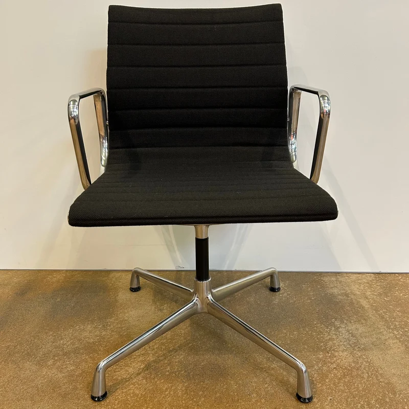 Vitra / ALU CHAIR EA 104 / Sessel