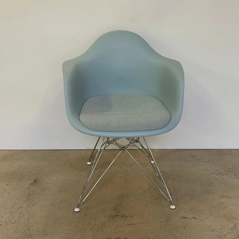 Vitra / Eames Plastic Armchair DAR / Stuhl