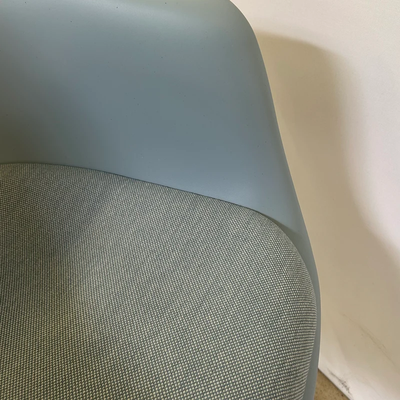 Vitra / Eames Plastic Armchair DAR / Stuhl