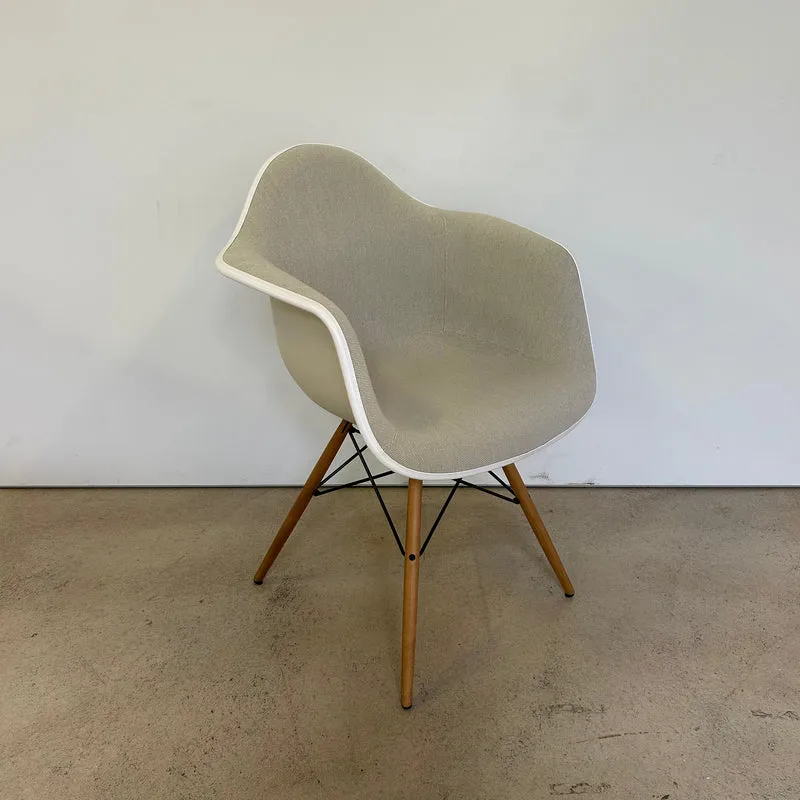 Vitra / Eames Plastic Armchair DAW / Armlehnstuhl